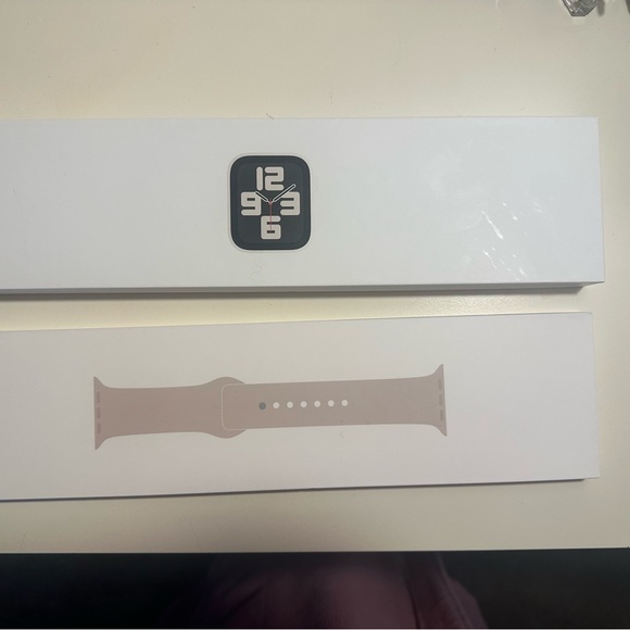 Apple Watch SE (2nd Gen) 44mm GPS – Starlight Aluminum – NEW, SEALED - Picture 6 of 7